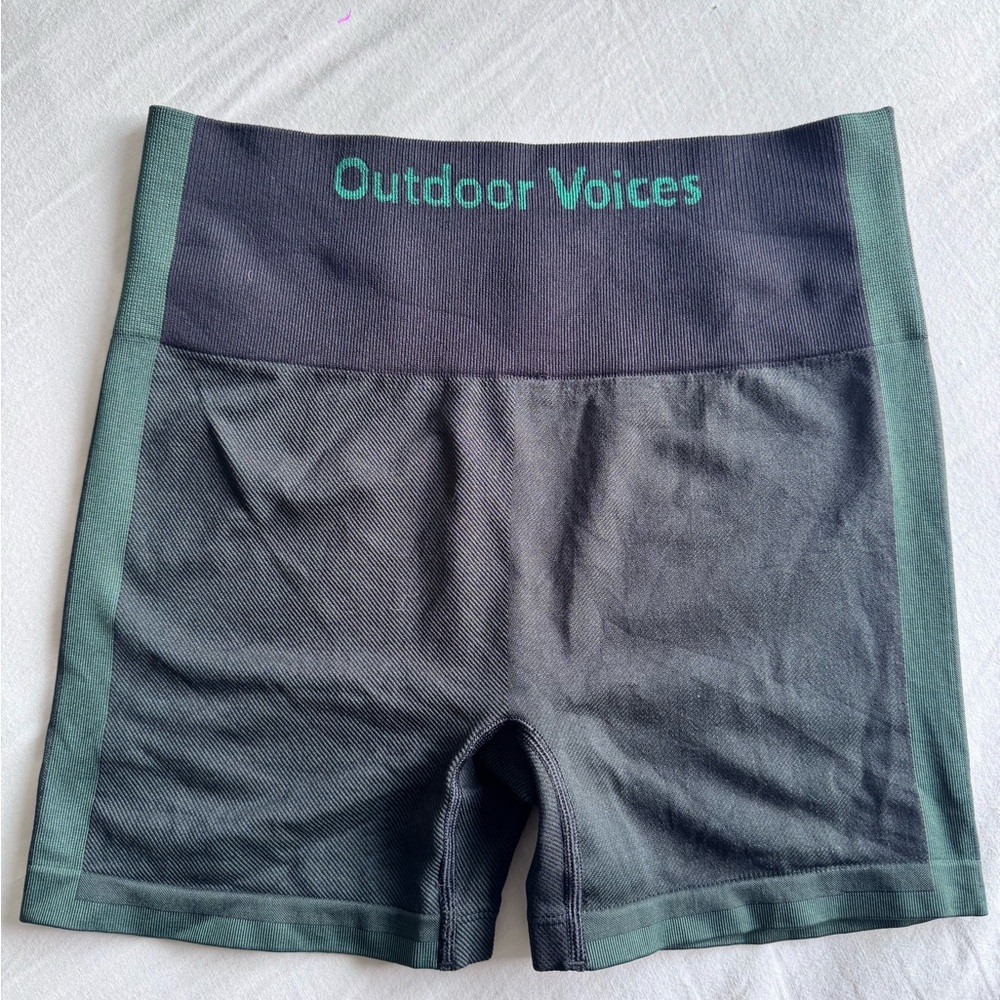 Outdoor Voices Women's Black and Green Shorts size Medium